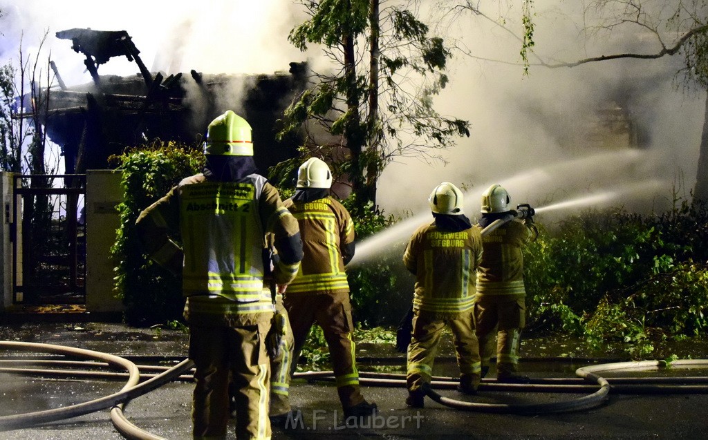 Grossfeuer Einfamilienhaus Siegburg Muehlengrabenstr P0030.JPG - Miklos Laubert